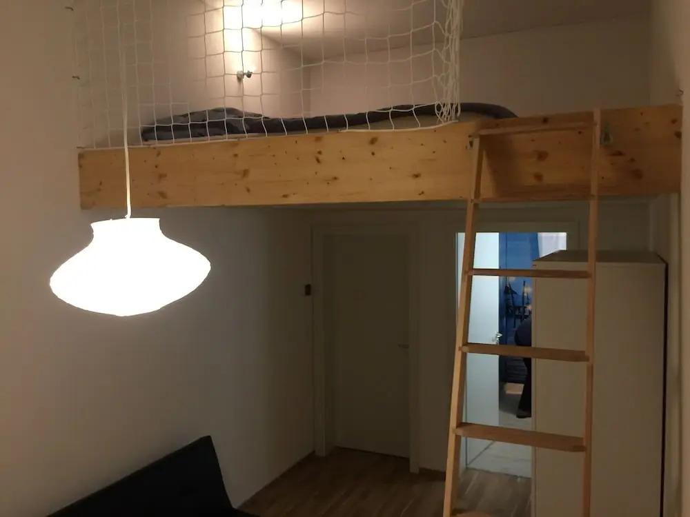 Miles to go Hotel & Hostel