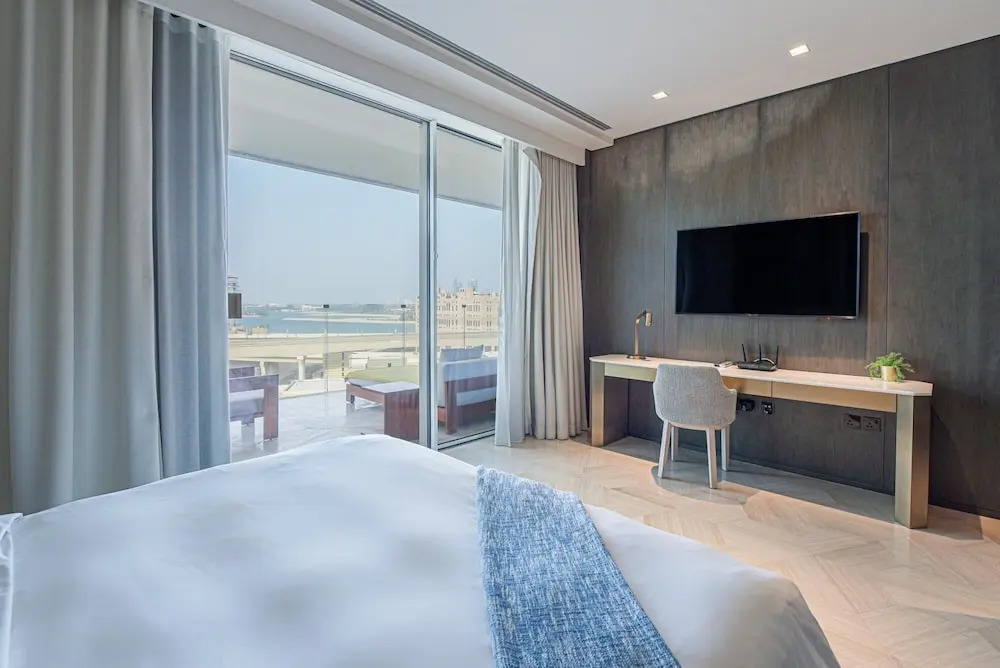 DXB - Five - 40706 - PJ