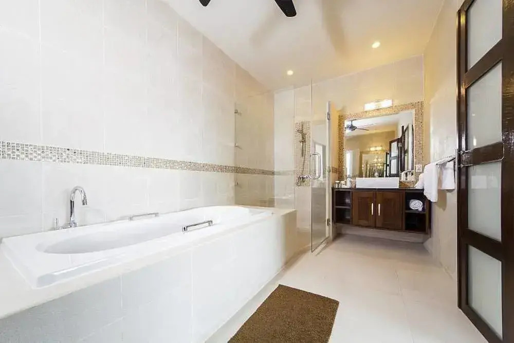Villa Hin Fa 8 Bed Seaviews in Extensive Modern Grandeur