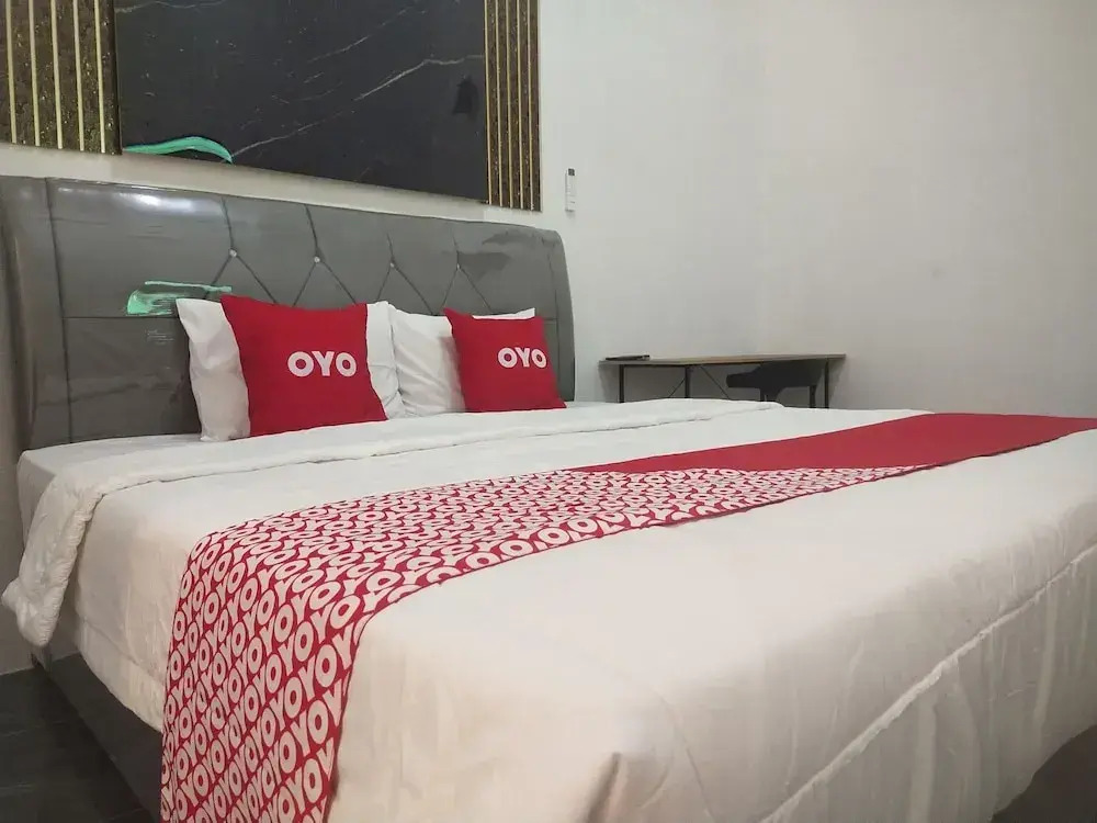 OYO 93990 Guest House Maria