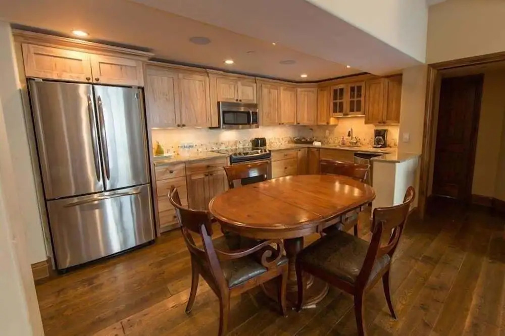 Condo with Onsite Pool & Hot Tub, Free WiFi & Garage Parking by RedAwning