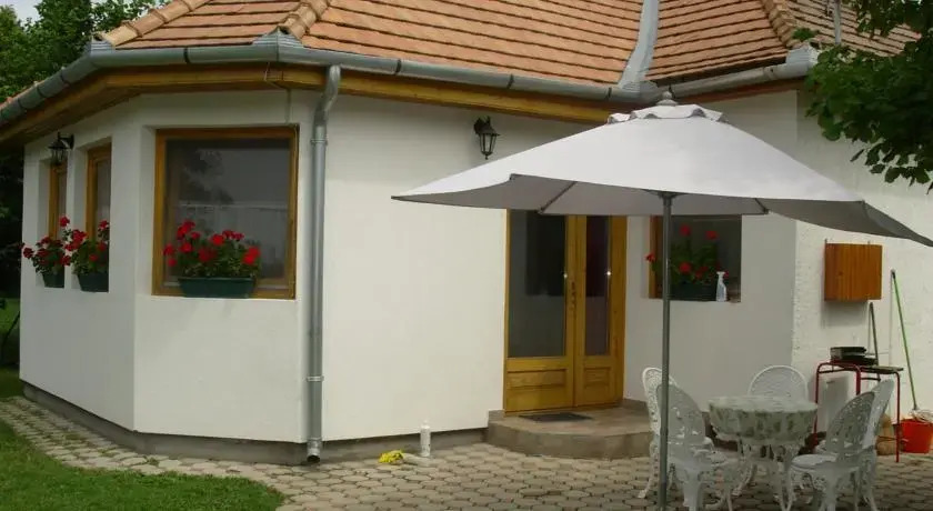 Balaton Ház