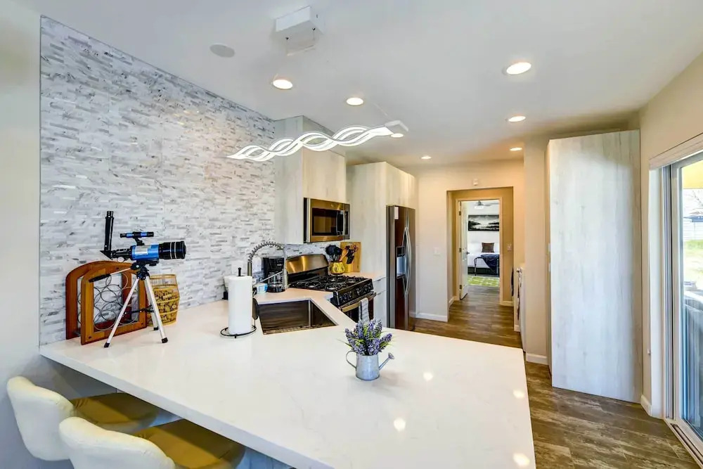 By Joshua Tree! Serenity on Sage Home w/ Hot Tub