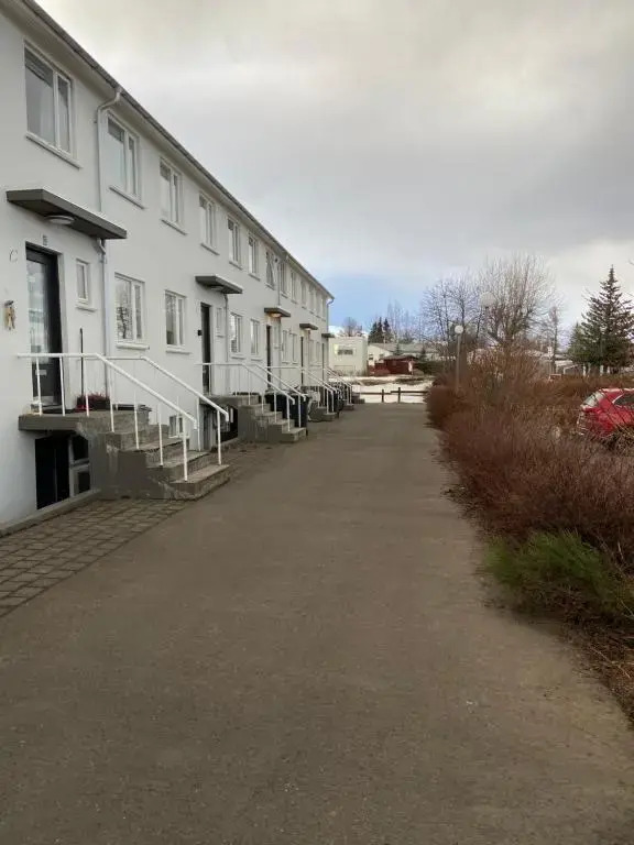 Perfectly located 3 bedroom design apartment
