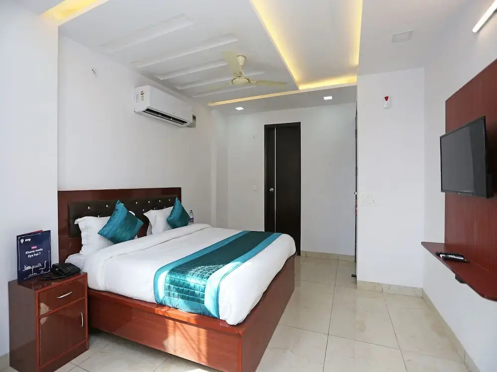 OYO 14384 Luxury residency
