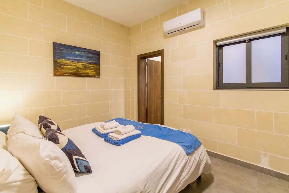 TaSiku Gozitan villa Pool & hot tub - Happy Rentals