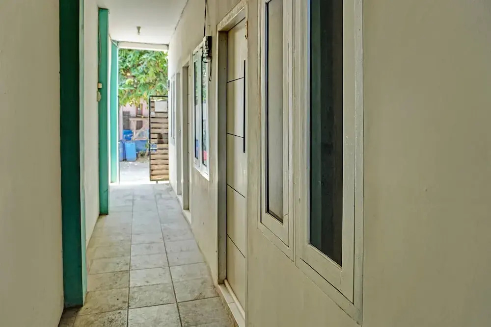 OYO Life 92684 Kost Mutiara Nirwana