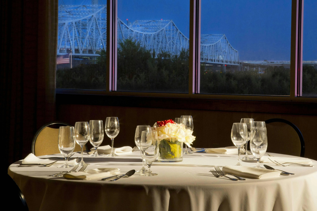 Sheraton Louisville Riverside Hotel