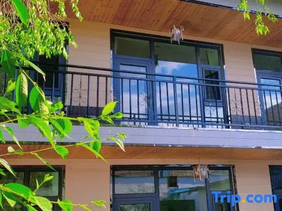 Narati opened the door Jianshan Residential English