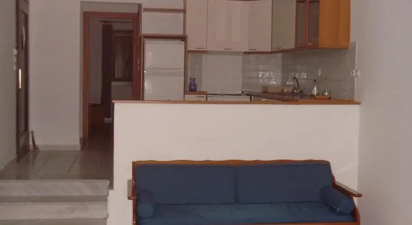 Minos Apartments & Studios