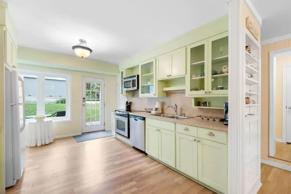 612 E Ashley - Shore Beats Work - 4 Bedrooms