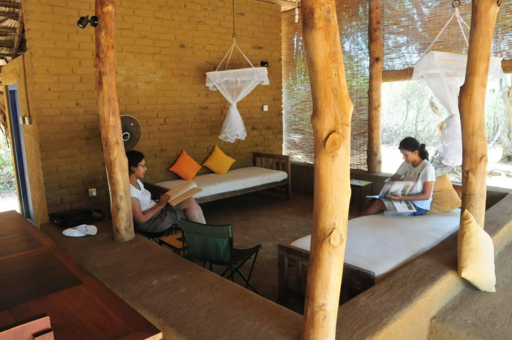 Back of Beyond - Safari Lodge Yala