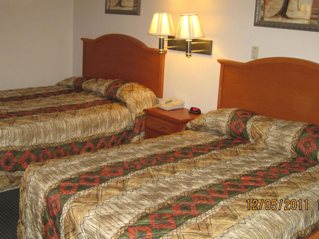 Oakwood Inn