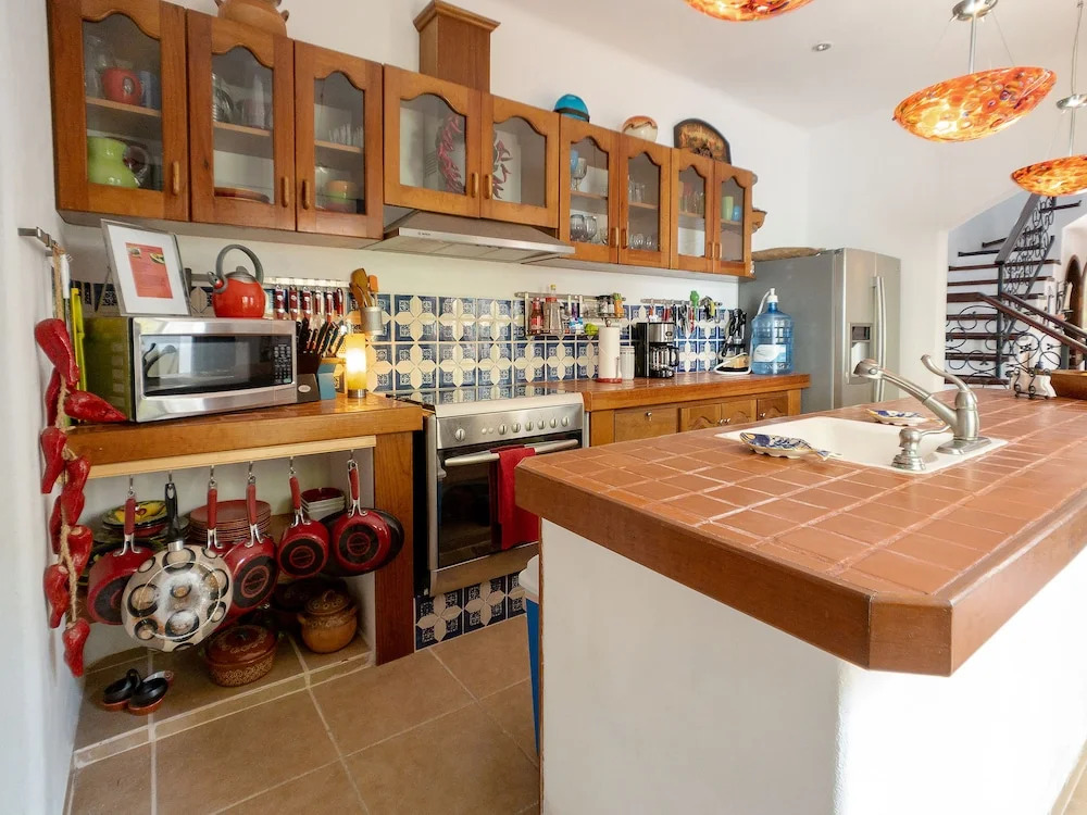 Casa Zarah - Hacienda Family Home - Pool and 2-Block to Beach