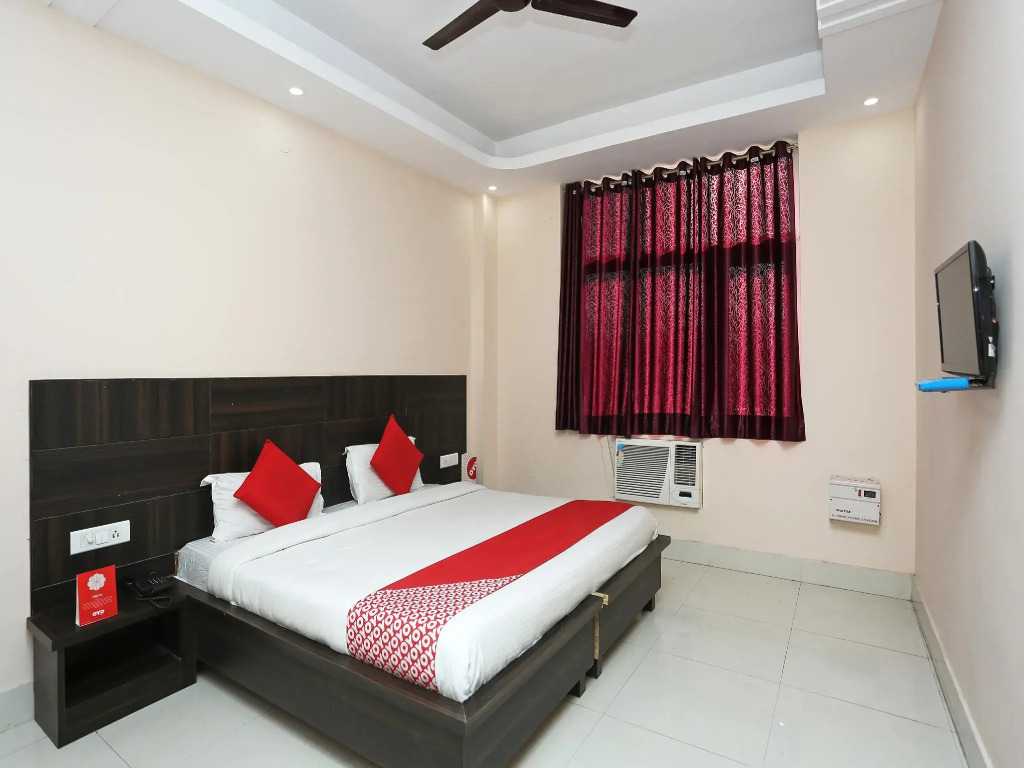 OYO 2974 Hotel Aastha Palace