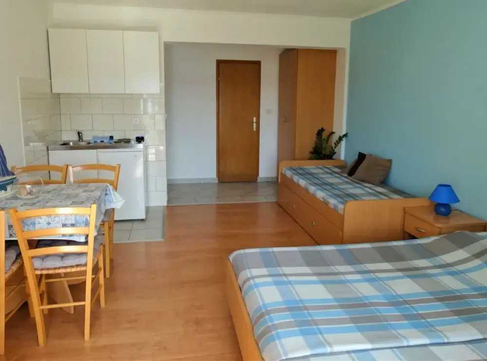 Warm and Welcoming Apartments With Sea View