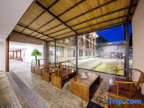 Zhangjiajie Tianchong Yunhai Courtyard Hotel-At the East gate of Zhangjiajie National Forest Park English Butler, Free Luggage Storage, Tour Plan -reserve tickets for various scenic spots-Self-Service Laundry