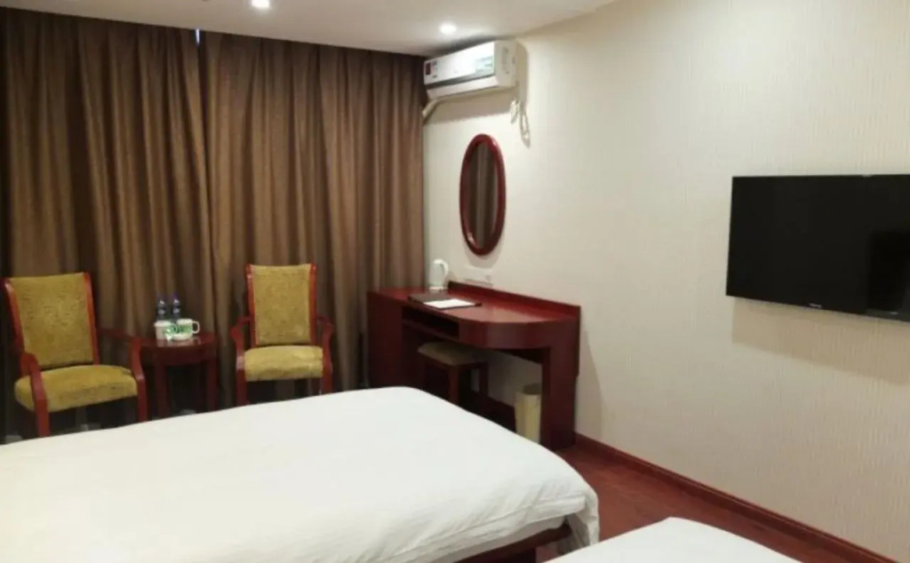 GreenTree Inn Jiangsu Wuxi Jiangyin North Huancheng Road Walking Street Express Hotel