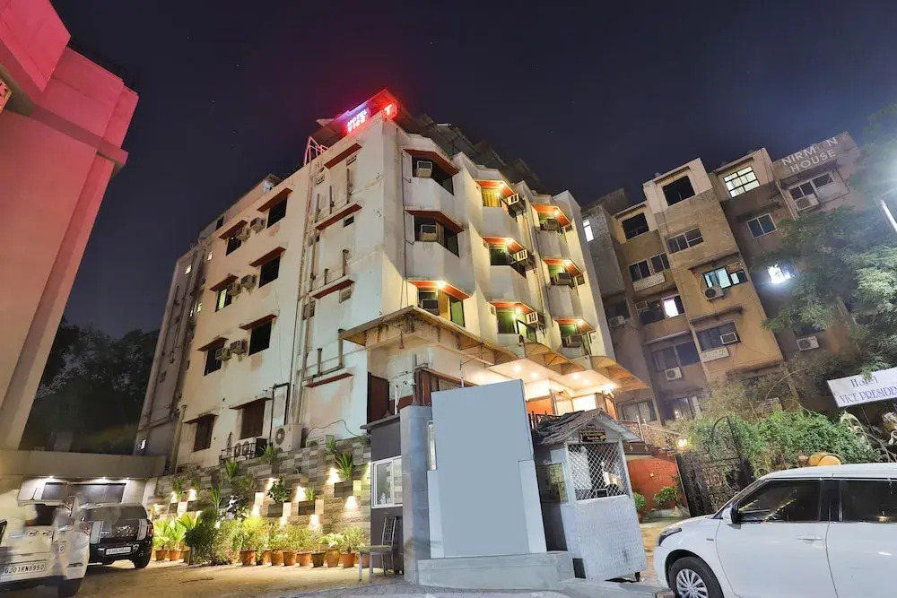 OYO 23337 Flagship Ashram Road