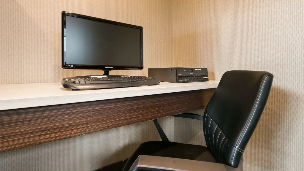Best Western PLUS Burnaby Hotel