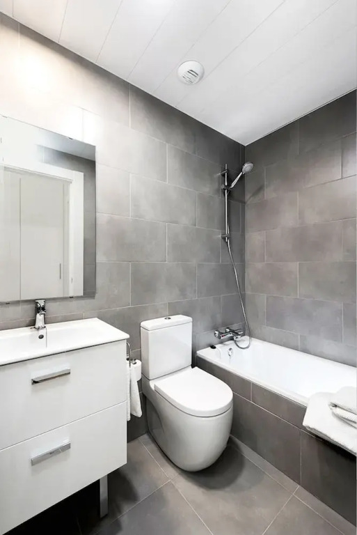 Brand New 2 Bd Apartment on Santa Cruz Quarter Mateos Gago II