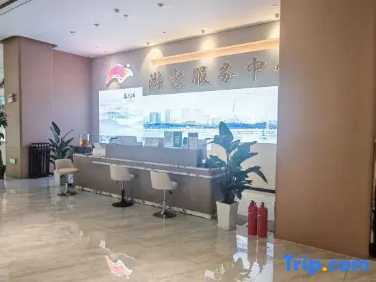 Youth Hostel Preferred Hotel (Vedoli Square Store, Jining South Station)