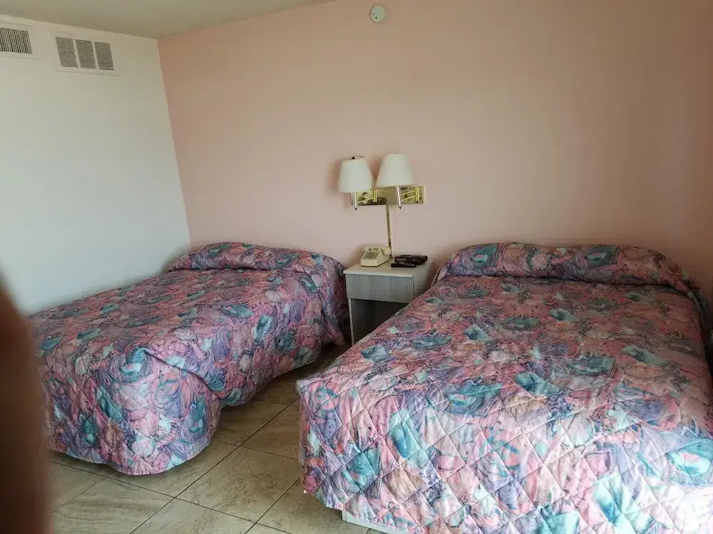 Caprice Motel - Wildwood