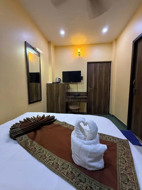 Hotel Bharat