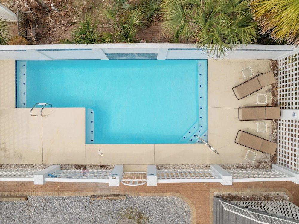 Book This Top Rated Luxury Home in Seagrove Now! Private Pool!
