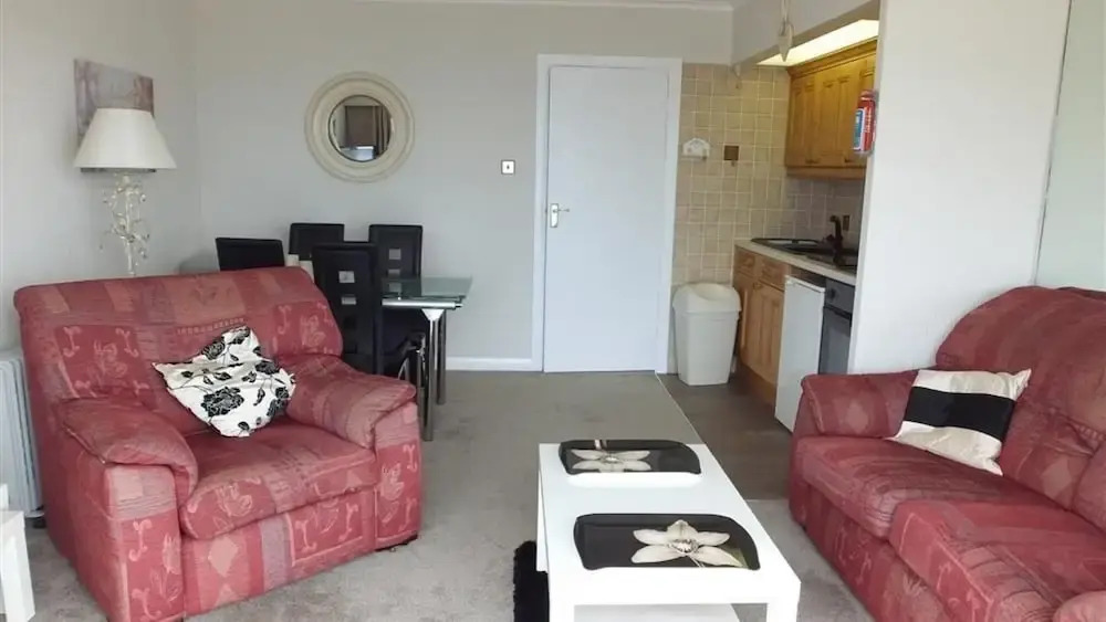 Strandways Court 14