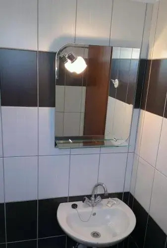 Petros Penthouse