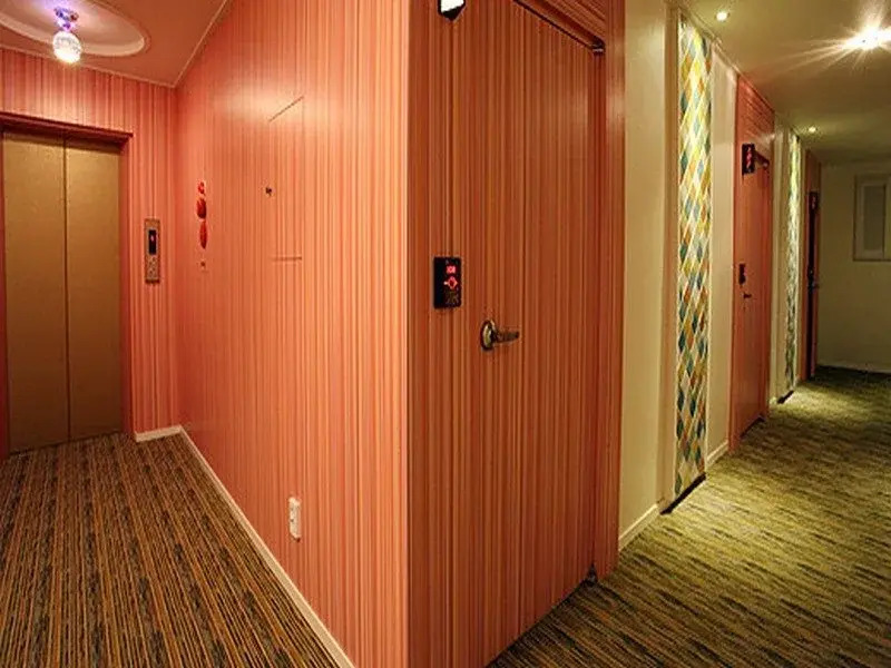 Luna Motel