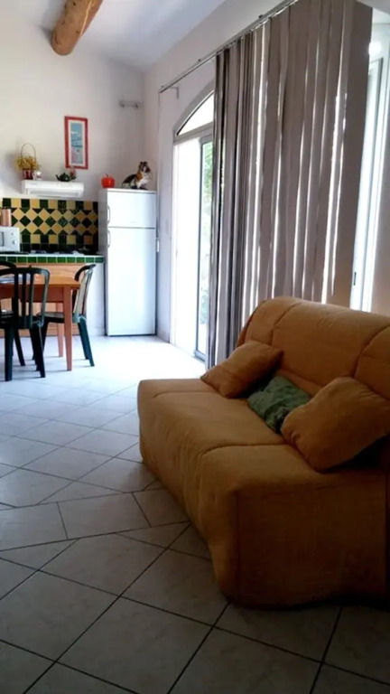 House With one Bedroom in Pujaut, With Wonderful Mountain View, Furnis