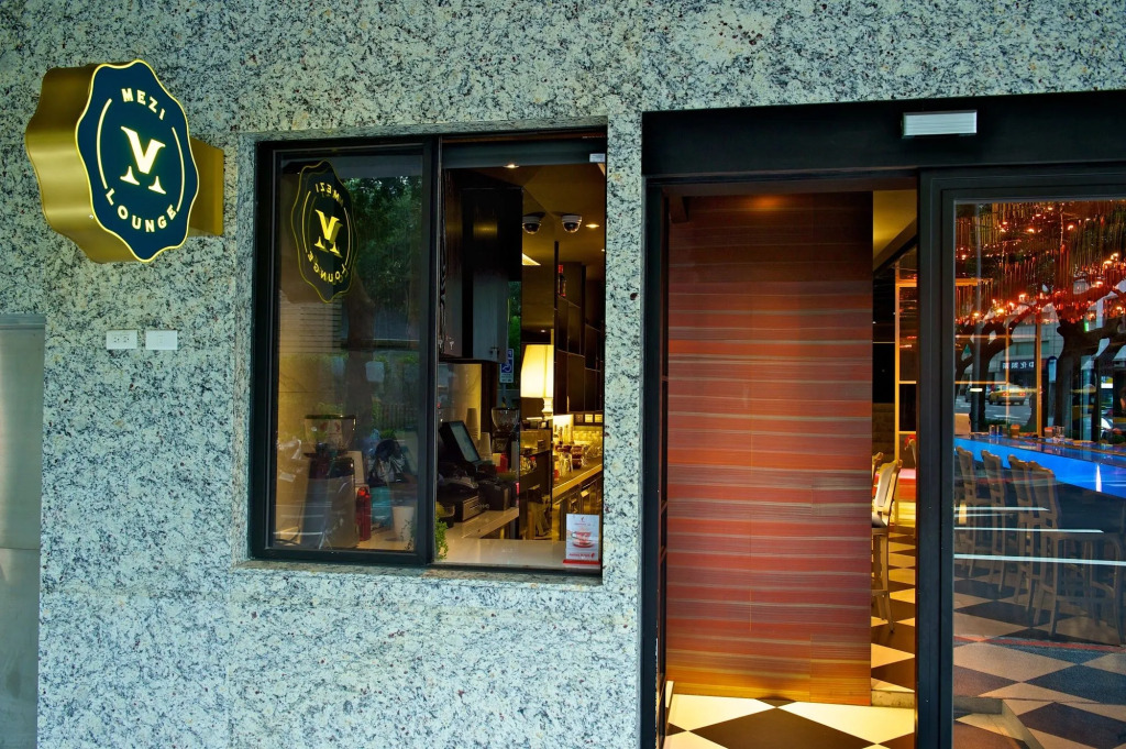 CHECK inn Taipei Main Station