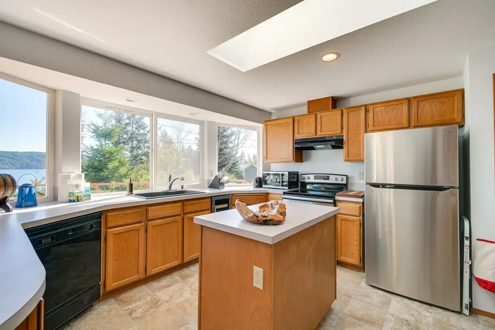 Hoodsport Vacation Rental w/ Deck & Canal Views!