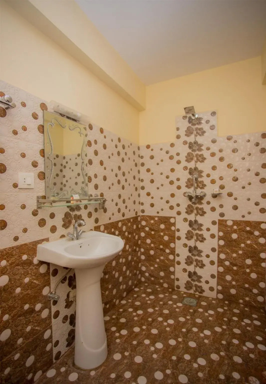 OYO 275 Sunshine Garden Resort