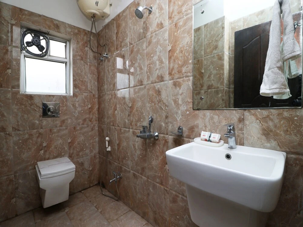 OYO Flagship 14647 Hotel Grand Majesty