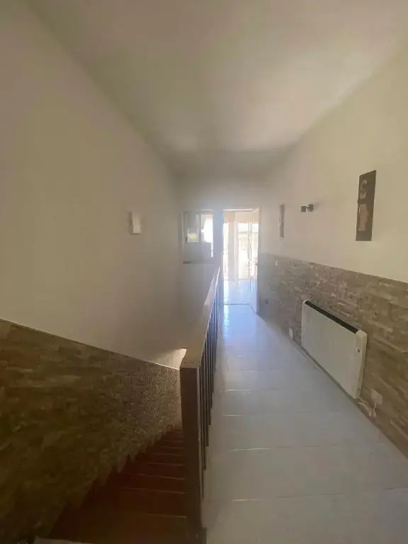 casa de pueblo con chimenea