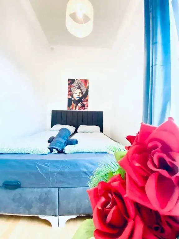 Budget Friendly 4 BR Apt for Groups