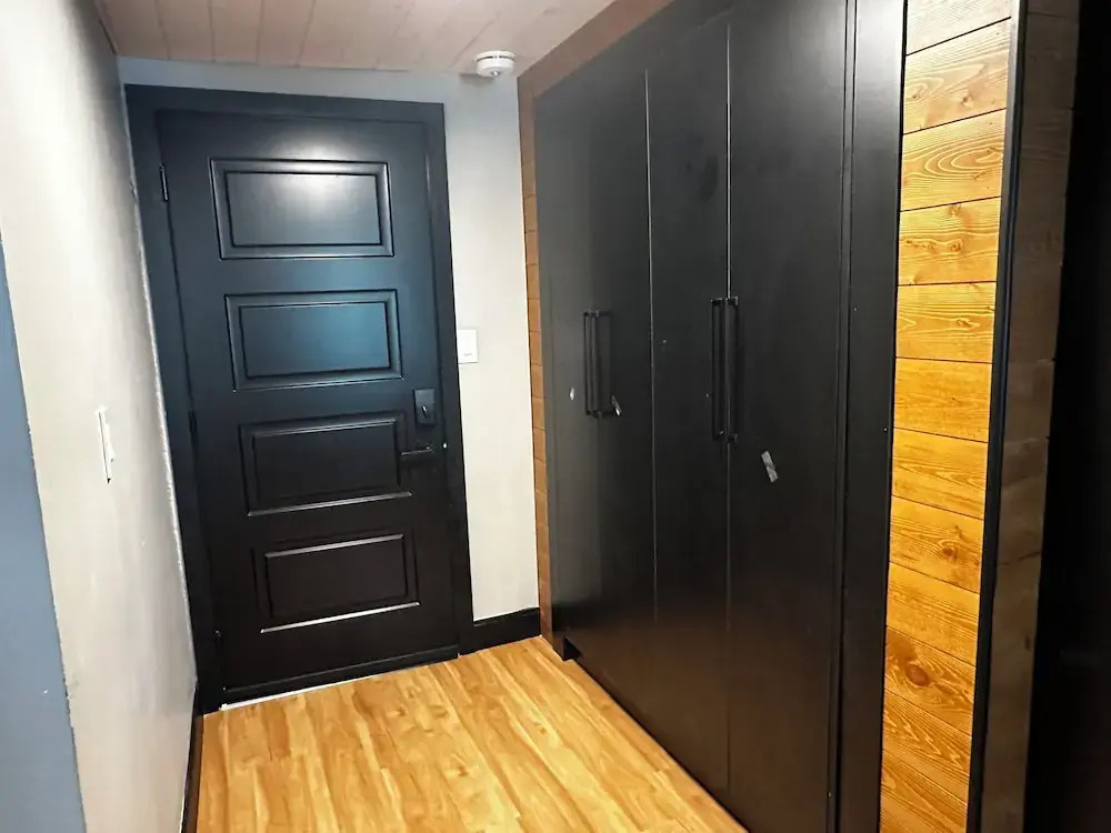 Beamsville Modern Rustic Suites