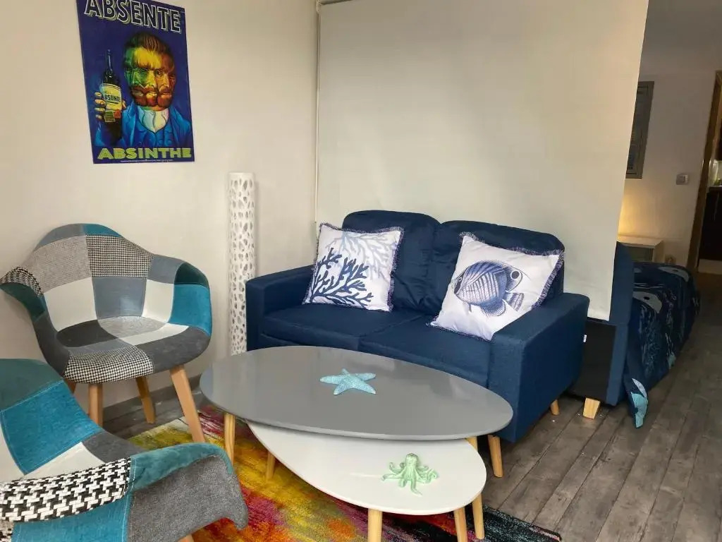 Studio rénové avec piscine proche Saint-Tropez