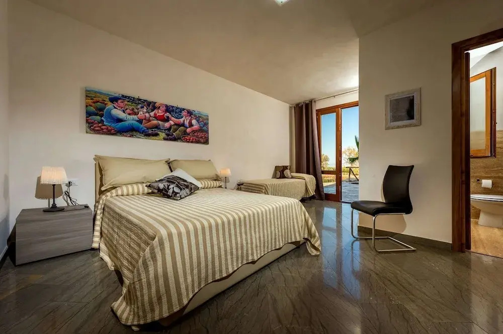 Villa in Sicily Near Guidaloca Bay