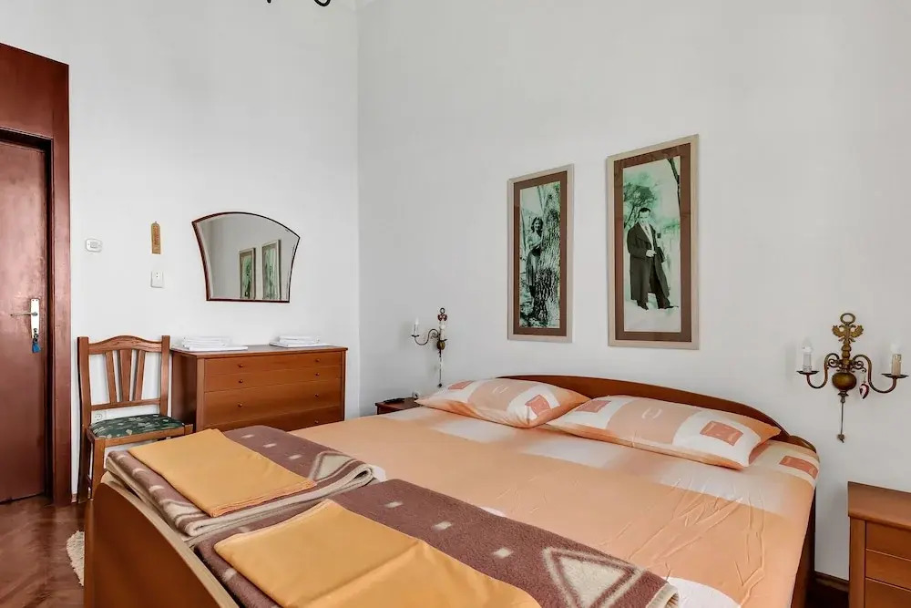 Beach rooms Riviera - Žuta Kuća