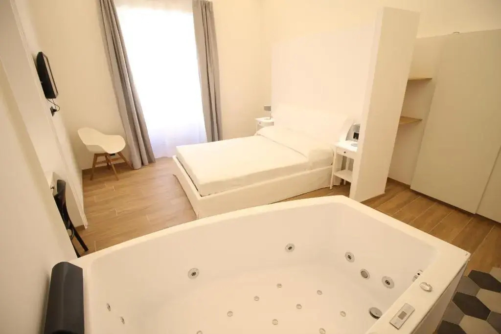 Suite 44