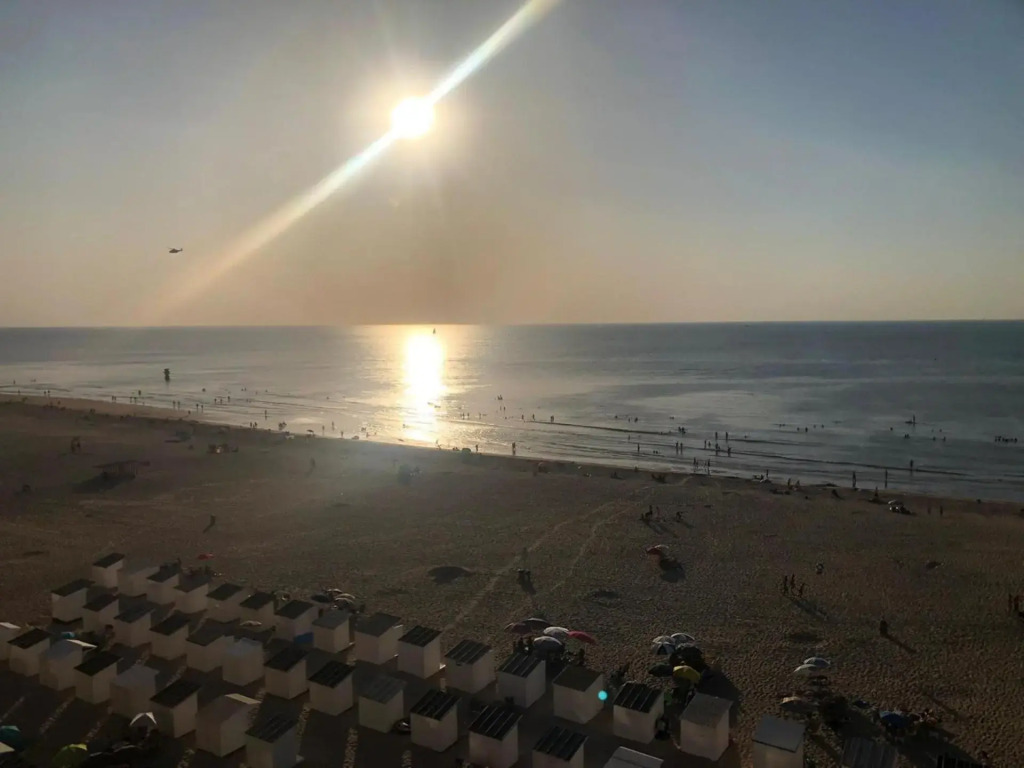 SEAVIEW very spacious apartment OOSTENDE - 10 p - Type Liège - superb seaview from the 7th floor - 2 bathrooms - beachfront