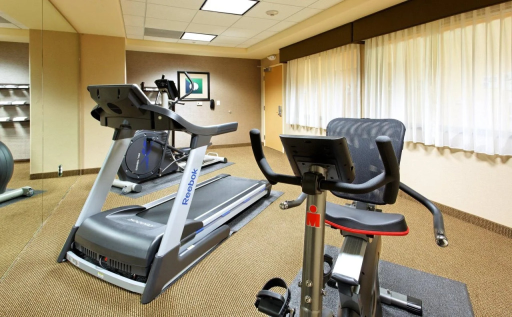 Holiday Inn Express Fresno Northwest - Herndon by IHG