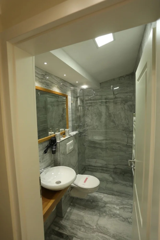 Saray Hotel