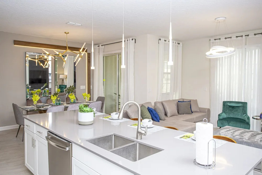 Gorgeous 4 Bedroom w/ Pool Close to Disney 4836
