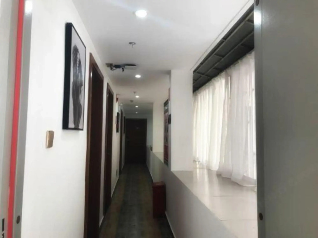 Light hotel