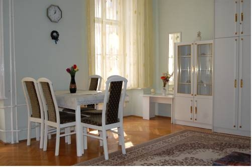 De Niro Apartment